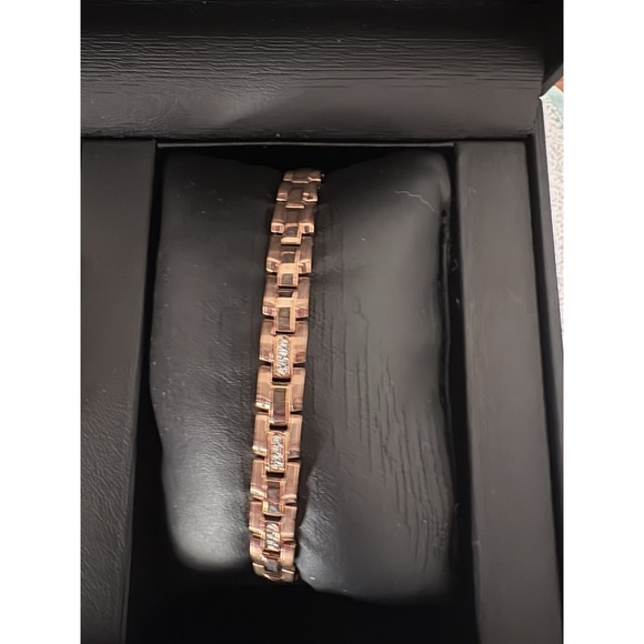 NIB: Citizen Eco Drive Women's Watch & Bracelet Set Rose Gold Mother Of Pearl - Picture 4 of 8